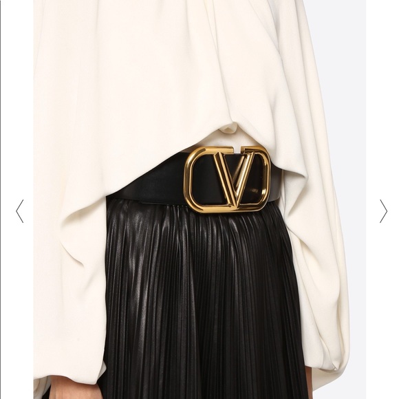 large valentino belt